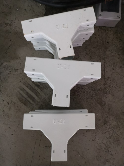 Uli Trunking Tee (50x50)MM G18 white C/W Joint 
