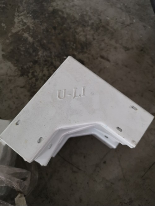 Uli Trunking Elbow (50x50)MM G18 white c/w Joint 