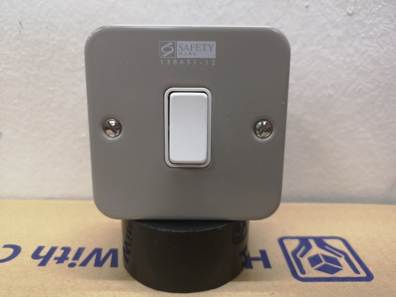 T&J 1G1W Switch Metal 