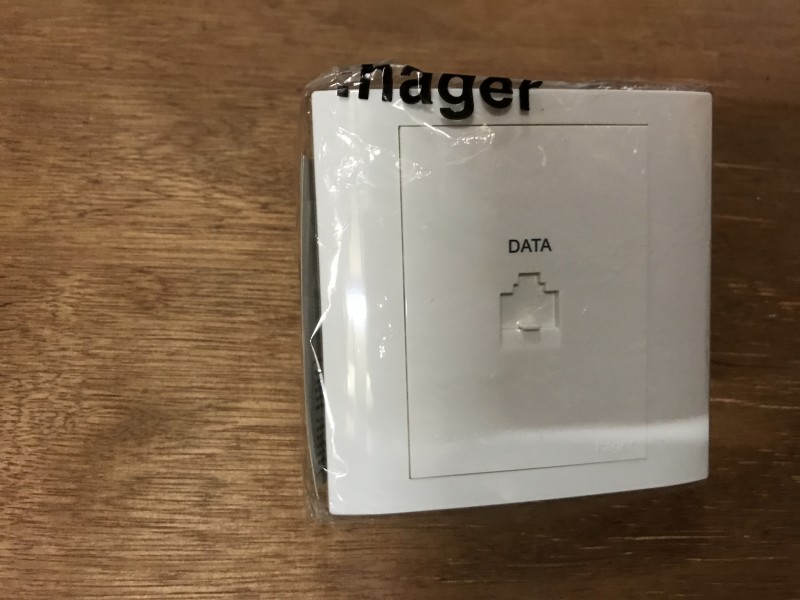 Hager 1G RJ45 Cat6 Data-White