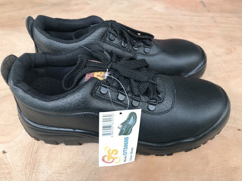  safety shoe 868 size 10
