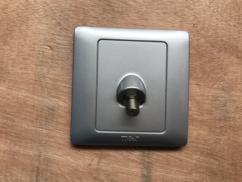 T&J 1G TV Radiance Outlet-Gross Silver