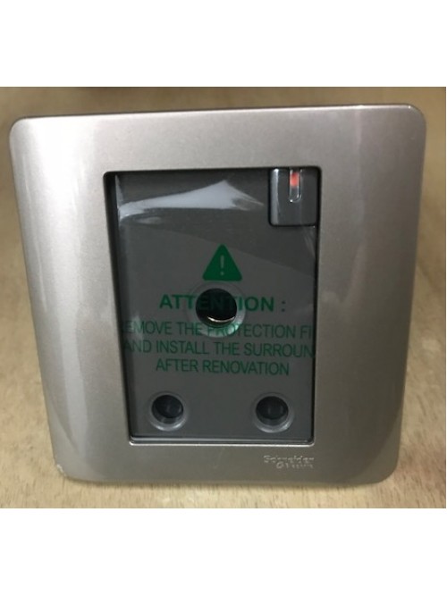 Schneider Zencelo E8415/15 15A 1 Gang Switched Socket Outlet Silver Bronze