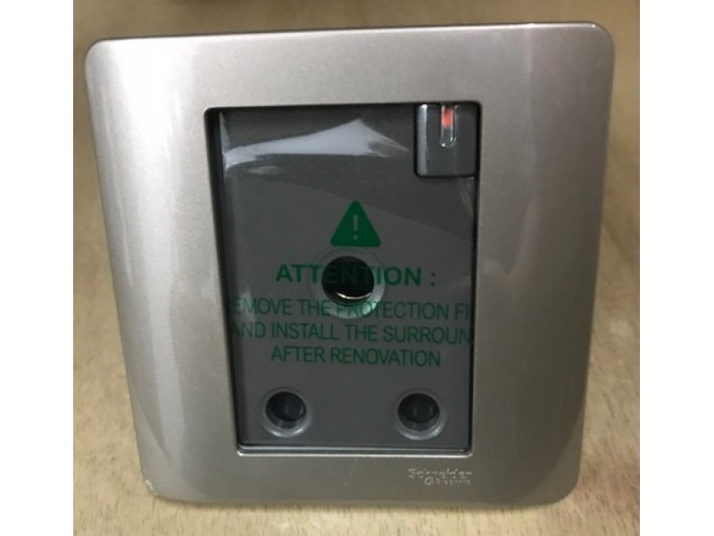 Schneider Zencelo E8415/15 15A 1 Gang Switched Socket Outlet Silver Bronze