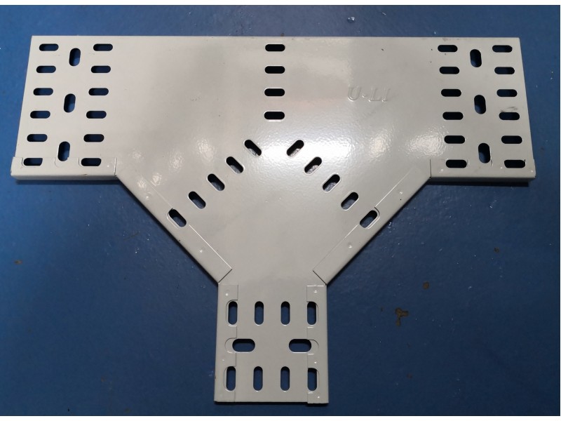 Uli (150x13) (100x13)G18 Cable Tray Unequal Tee- White Uli (150x13) (100x13)G18 Cable Tray Unequal Tee- White