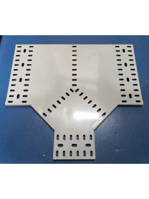 Uli (300x17) (150x13)G18 Cable Tray Unequal Tee- White