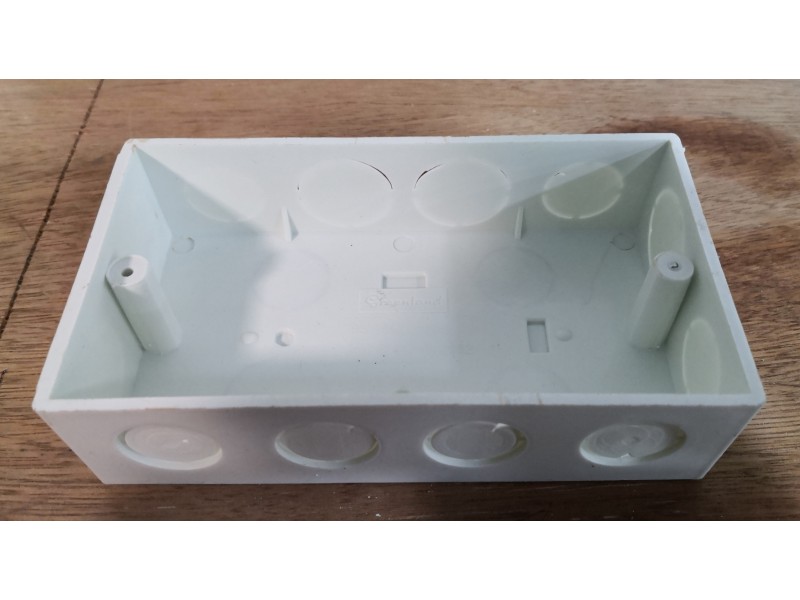 Greenland 2Gang KO Box- white