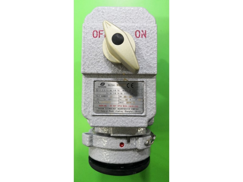 Warom 16A 250AC 1P+N+E Ex-proof Switch Socket Outlet (BCZ54-16)
