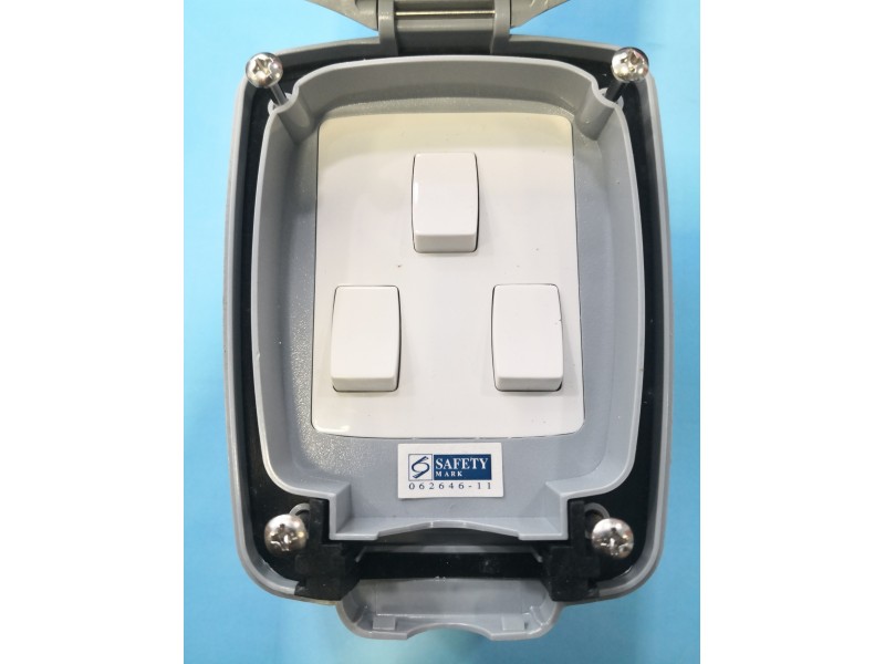 MK Weatherproof 3G2W Switch -Grey (86403GRY)