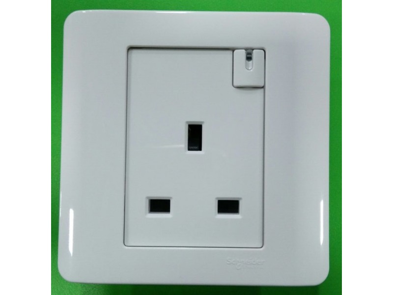 Schneider Zencelo Switched Socket Outlet E8415N White