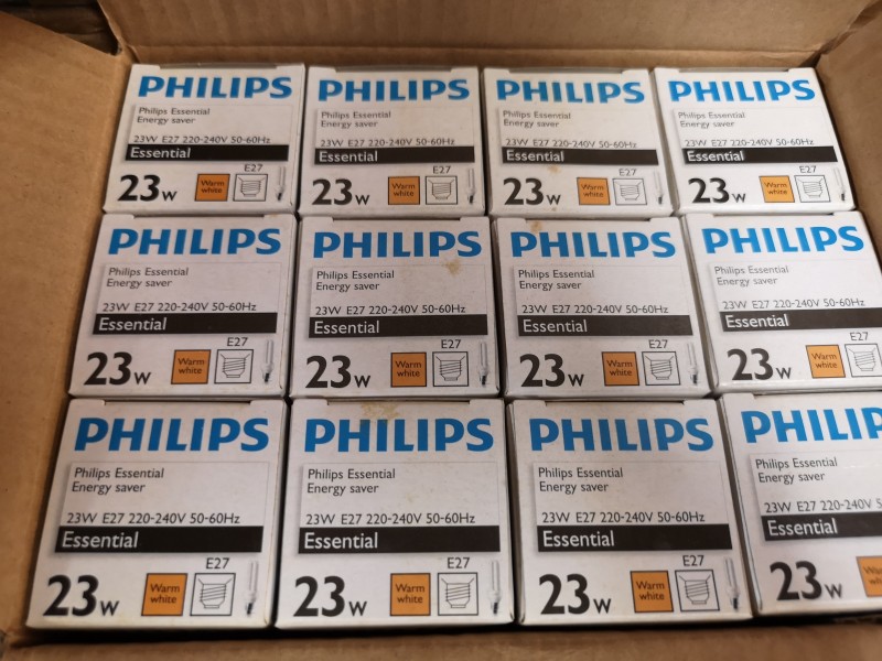 Philips Essential 23W WW E27 220-240V ICT/12
