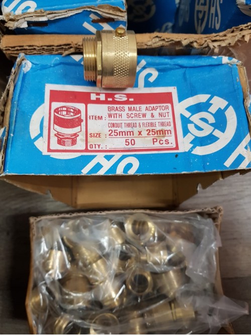 H.S. 25mm x 25mm Brass Adaptor c/w Locknut