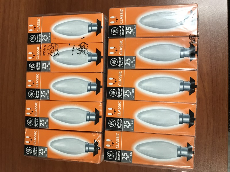 GE 25W B22 candle bulb